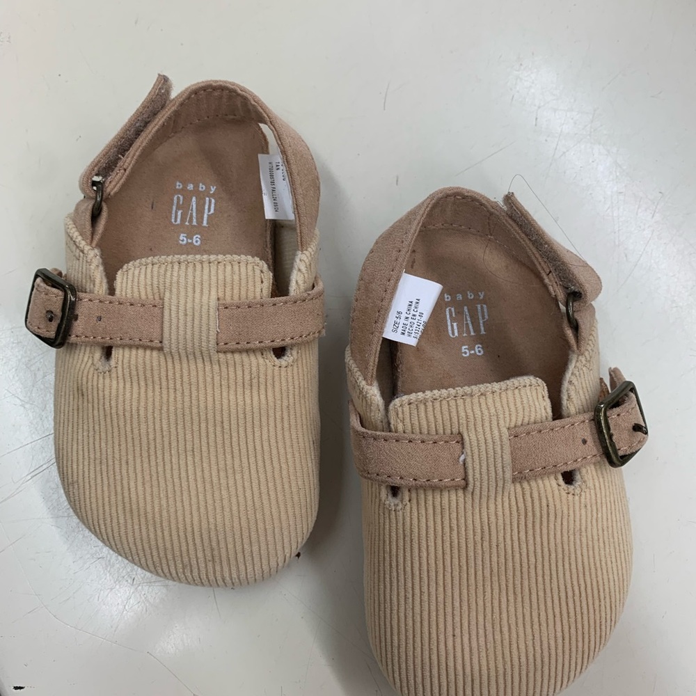 GAP Tan Corduroy Baby Walker Shoes Mary Jane Style